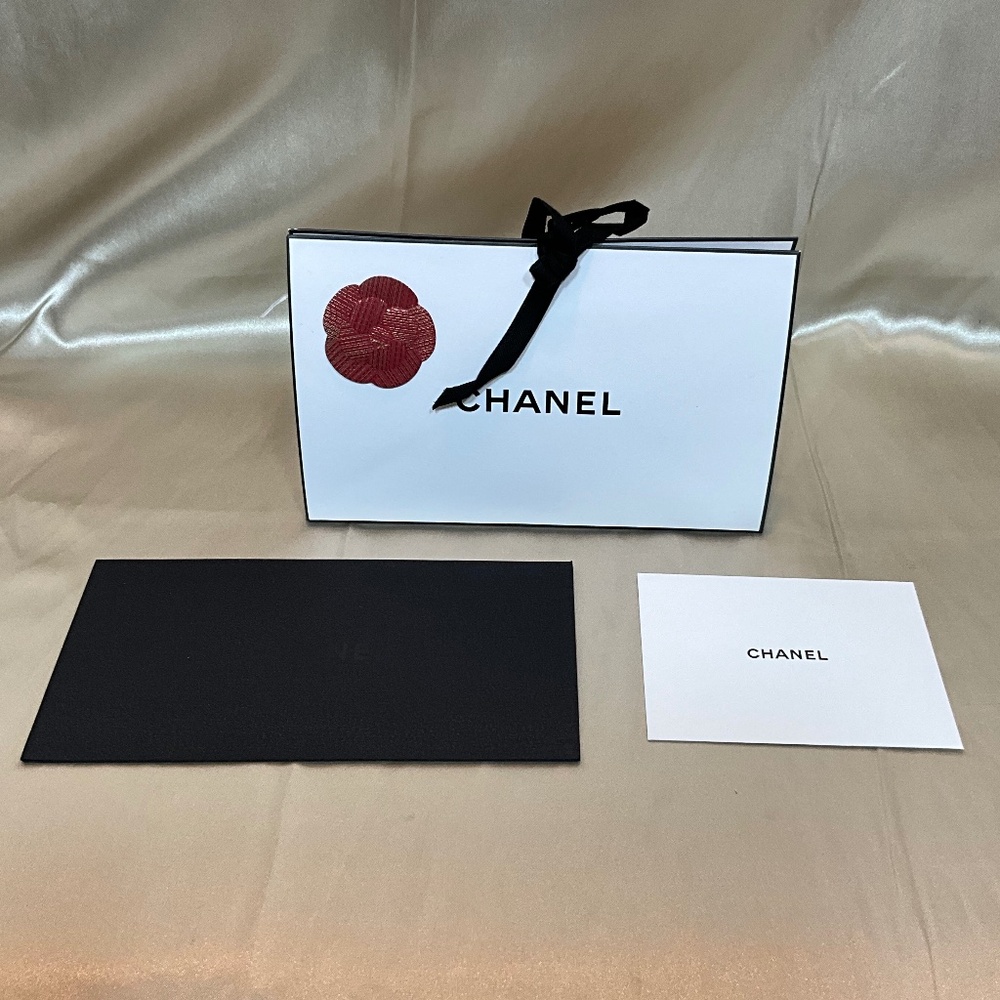 Chanel shopping  bag style gift bag set.    H6Bd